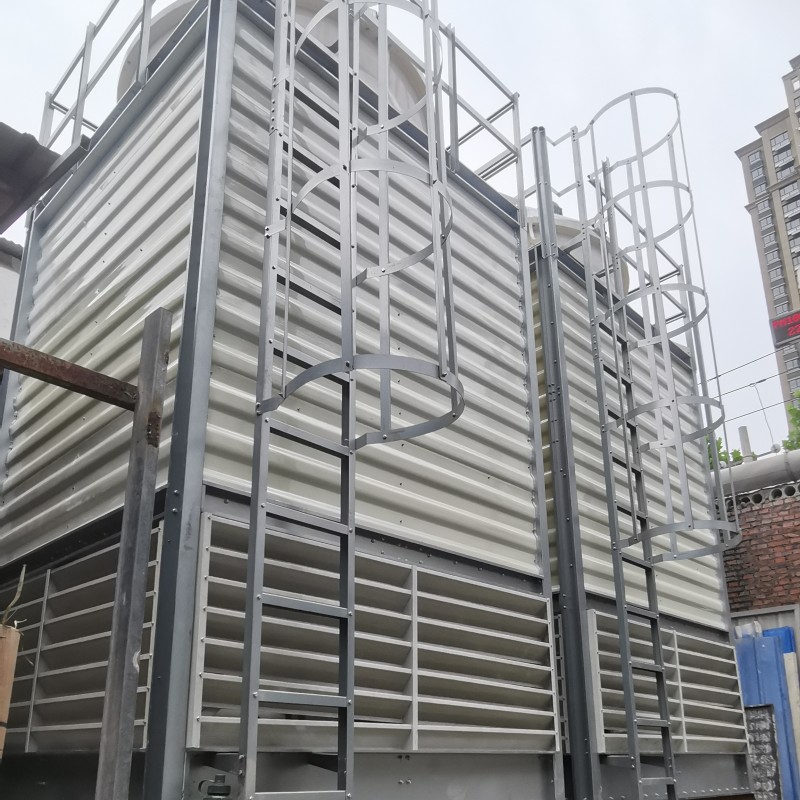 河南菱宇新款方形逆流式鈑金冷卻塔送達新鄉客戶現場安裝完成